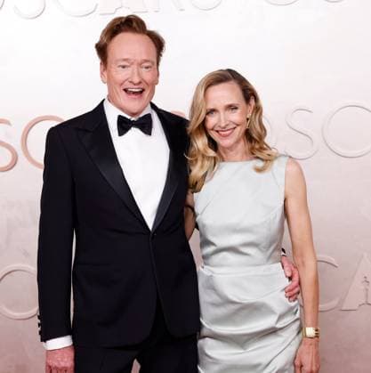 (L-R) Conan O Brien and Liza Powel O Brien arrive on the red carpet for the 97th Academy Awards in the Hollywood section of Los Angeles on Sunday, March 2, 2025.  LAP20250302763 JOHNxANGELILLO