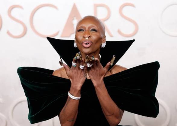 Bilder des Jahres 2025, Entertainment 03 März Entertainment Themen der Woche KW09 Cynthia Erivo arrives on the red carpet for the 97th Academy Awards in the Hollywood section of Los Angeles on Sunday, March 2, 2025.  LAP20250302769 JOHNxANGELILLO