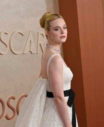 Elle Fanning arrives on the red carpet for the 97th Academy Awards in the Hollywood section of Los Angeles on Sunday, March 2, 2025.  LAP20250302359 JIMxRUYMEN