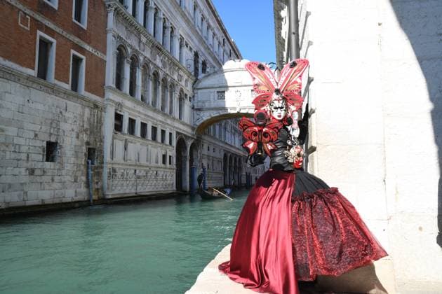 News Themen der Woche KW09 Italy: Carnival of Venice 2025 The Carnival of Venice is an annual festival held in Venice, Italy, famous throughout the world for its elaborate costumes and masks. Venice Italy Italy Copyright: MarianoxMontella