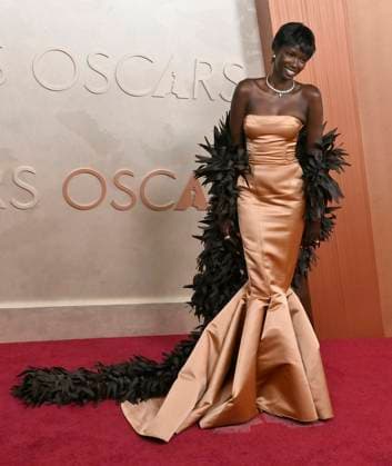 Anok Yai arrives on the red carpet for the 97th Academy Awards in the Hollywood section of Los Angeles on Sunday, March 2, 2025.  LAP20250302367 JIMxRUYMEN