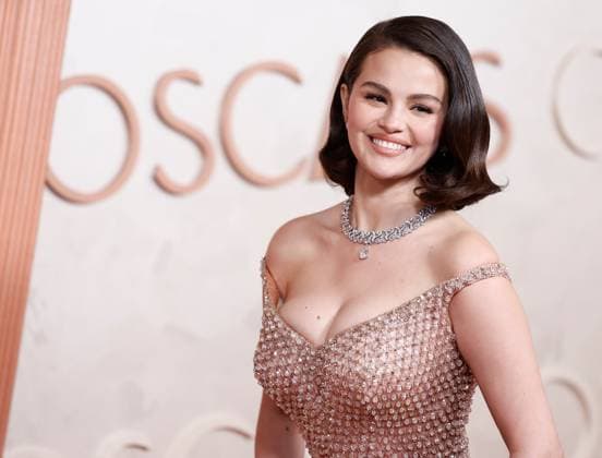 Selena Gomez arrives on the red carpet for the 97th Academy Awards in the Hollywood section of Los Angeles on Sunday, March 2, 2025.  LAP20250302817 JOHNxANGELILLO