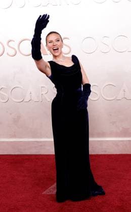 Scarlett Johansson arrives on the red carpet for the 97th Academy Awards in the Hollywood section of Los Angeles on Sunday, March 2, 2025.  LAP20250302869 JOHNxANGELILLO