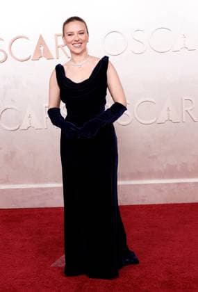 Scarlett Johansson arrives on the red carpet for the 97th Academy Awards in the Hollywood section of Los Angeles on Sunday, March 2, 2025.  LAP20250302870 JOHNxANGELILLO
