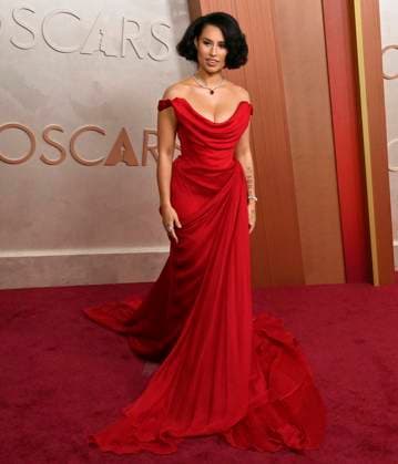 Raye arrives on the red carpet for the 97th Academy Awards in the Hollywood section of Los Angeles on Sunday, March 2, 2025.  LAP20250302413 JIMxRUYMEN