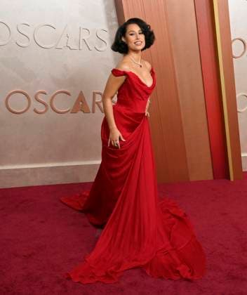 Raye arrives on the red carpet for the 97th Academy Awards in the Hollywood section of Los Angeles on Sunday, March 2, 2025.  LAP20250302414 JIMxRUYMEN