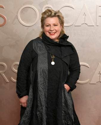 Suzie Davies arrives on the red carpet for the 97th Academy Awards in the Hollywood section of Los Angeles on Sunday, March 2, 2025.  LAP20250302465 JIMxRUYMEN