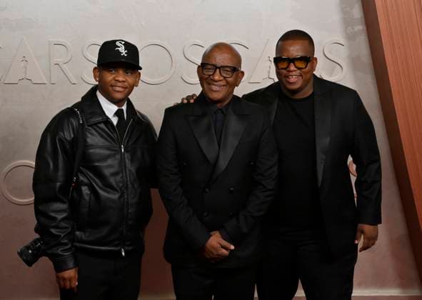 Lebo M. (in the center) arrives on the red carpet for the 97th Academy Awards in the Hollywood section of Los Angeles on Sunday, March 2, 2025.  LAP20250302473 JIMxRUYMEN
