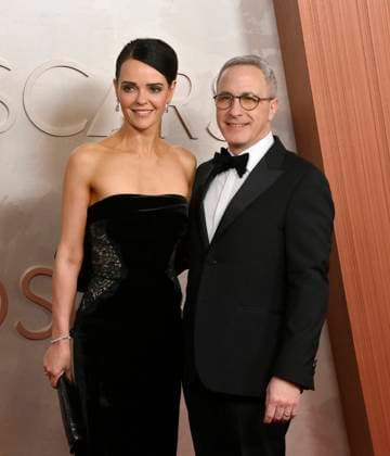 (L-R) Lucy Asbell and Steve Asbell arrive on the red carpet for the 97th Academy Awards in the Hollywood section of Los Angeles on Sunday, March 2, 2025.  LAP20250302481 JIMxRUYMEN