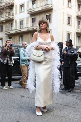 Mailand Fashion Week, Streetstyle Milan Fashion Week 2025 Dolce Gabbana street style in Milan, Italy - 1 Mar 2025 Fashion influencer poses for photographers in street style before Dolce & Gabbana FW 2025 - 2026 fashion show. Milan Women Fashion Week is taking place from February 25 to March 3, 2025 in Milan. Milan Italy Copyright: xTakimotoxMarinax xSOPAxImagesx 649A5394-b