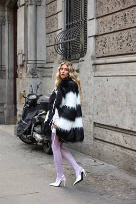 Mailand Fashion Week, Streetstyle Milan Fashion Week 2025 Dolce Gabbana street style in Milan, Italy - 1 Mar 2025 Fashion influencer Emili Sindlev poses for photographers in street style before Dolce & Gabbana FW 2025 - 2026 fashion show. Milan Women Fashion Week is taking place from February 25 to March 3, 2025 in Milan. Milan Italy Copyright: xTakimotoxMarinax xSOPAxImagesx 649A5525-b