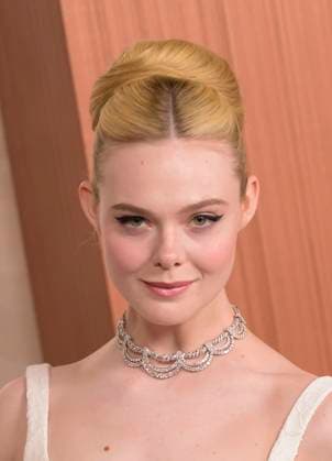 March 2, 2025, Hollywood, California, USA: Elle Fanning on the red carpet of the 97th Annual Academy Awards on Sunday March 2, 2025 at the Dolby Theater in Hollywood, California. MARK HAMMOND BNS PI Hollywood USA - ZUMAp124 20250302_zaa_p124_155 Copyright: xMarkxHammondx