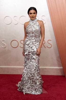Mindy Kaling at the 2025 97th Annual Academy Awards at the Dolby Theatre Los Angeles, 02 03 2025 Foto:xJ.xBlocx xFuturexImagex oscars_5566