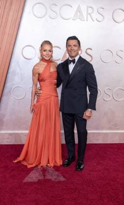 97th Oscars, Academy Awards Kelly Ripa and Mark Consuelos arrive on the red carpet of the 97th OscarsÂ® at the DolbyÂ® Theatre at Ovation Hollywood on Sunday, March 2, 2025., Credit:Avalon.red Avalon  Copyright: xAvalon.redx xAvalonx 0971230283