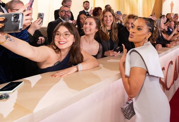 97th Oscars, Academy Awards Ava DuVernay poses with fans on the red carpet of the 97th OscarsÂ® at the DolbyÂ® Theatre at Ovation Hollywood on Sunday, March 2, 2025., Credit:Avalon.red Avalon  Copyright: xAvalon.redx xAvalonx 0971233540