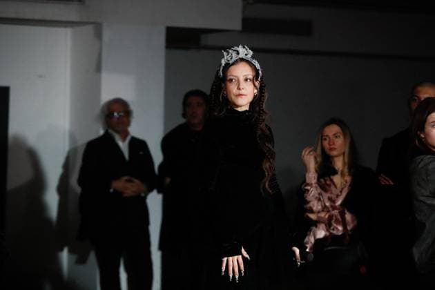 Camille Lellouche performs songs from her latest album during the Weinsanto Womenswear Ready To Wear Fall Winter 2025 20266 show at Paris Fashion Week PFW Camille Lellouche performs songs from her latest album during the Weinsanto Womenswear Ready To Wear Fall Winter 2025 20266 show at Paris Fashion Week PFW , in Paris, France, on March 3, 2025 Christophe Clovis Bestimage French singer actress Camille Lellouche performs songs from her latest album during the Weinsanto Womenswear Ready To Wear Fall Winter 2025 20266 show during Paris Fashion Week PFW , in Paris, France, on March 3, 2025 Paris France  Copyright: xChristophexClovisx xBestimagexChristophexClovisx xBestimagex