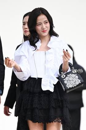 PFW Christian Dior Arrivals AM Jisoo attending the Christian Dior Womenswear Fall Winter 2025-2026 show as part of Paris Fashion Week at Jardin des Tuileries on March 04, 2025 in Paris, France. Photo by Aurore Marechal ABACAPRESS.COM Paris France  Copyright: xMarechalxAurore ABACAx