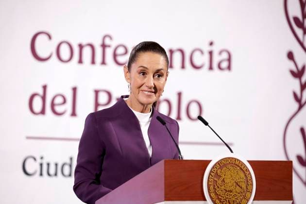 Mexican President Claudia Sheinbaum Holds Briefing Conference Mexican President Claudia Sheinbaum Pardo announcing that Mexico will hit back at US President Donald Trump s tariffs during a briefing conference at the National Palace. on March 4, 2025 in Mexico City, Mexico. (Photo by Luis Barron Eyepix Group) Copyright: xLuisxBarron xEyepixxGroupx LB_04032025_145584
