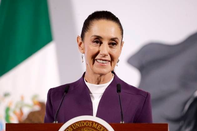 Mexican President Claudia Sheinbaum Holds Briefing Conference Mexican President Claudia Sheinbaum Pardo announcing that Mexico will hit back at US President Donald Trump s tariffs during a briefing conference at the National Palace. on March 4, 2025 in Mexico City, Mexico. (Photo by Luis Barron Eyepix Group) Copyright: xLuisxBarron xEyepixxGroupx LB_04032025_145589