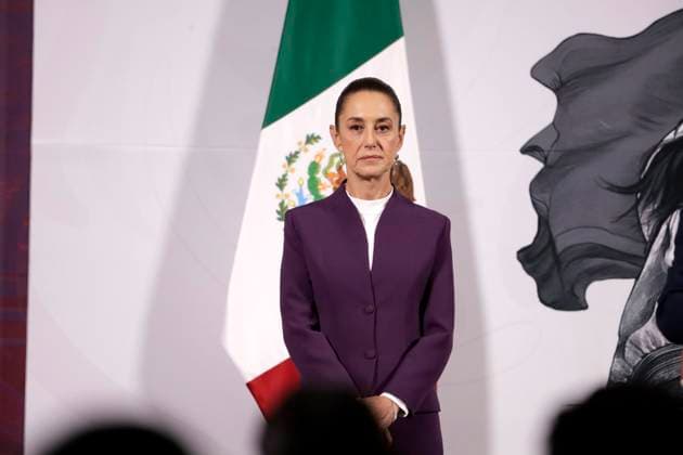 Mexican President Claudia Sheinbaum Holds Briefing Conference Mexican President Claudia Sheinbaum Pardo announcing that Mexico will hit back at US President Donald Trump s tariffs during a briefing conference at the National Palace. on March 4, 2025 in Mexico City, Mexico. (Photo by Luis Barron Eyepix Group) Copyright: xLuisxBarron xEyepixxGroupx LB_04032025_145591