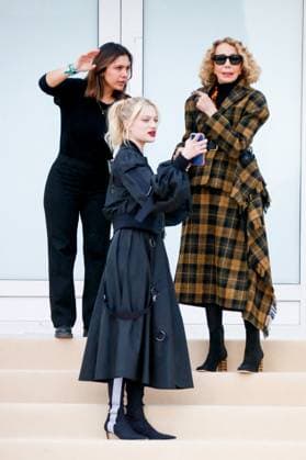 Exits of Christian Dior Womenswear Ready to Wear Fall Winter 2025 2026 fashion show during Paris Fashion Week PFW Marisa Berenson and Nadia Tereszkiewicz at the exit of Christian Dior Womenswear Ready to Wear Fall Winter 2025 2026 fashion show during Paris Fashion Week PFW , in Paris, France, March 4, 2025 Christophe Clovis Bestimage Exits of Christian Dior Womenswear Ready to Wear Fall Winter 2025 2026 fashion show during Paris Fashion Week PFW in Paris, France, March 4, 2025 Paris France  Copyright: xChristophexClovisx xBestimagexChristophexClovisx xBestimagex
