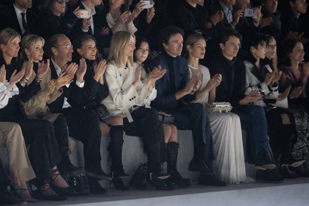 PFW - Dior Front Row Xavier Niel, Nathalie Portman, Delphine Arnault, Antoine Arnault, Delphine Arnault and Jean Arnault during the Dior Fashion show for the Womenswear Ready-to-wear Fall-Winter 2025 2026 collection as part of the Paris Fashion Week, in Paris on March 4, 2025. Photo by Eliot Blondet ABACAPRESS.COM Paris France  Copyright: xBlondetxEliot ABACAx