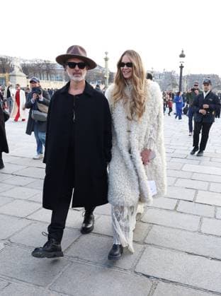 Arrivals at the Christian Dior Womenswear Ready to Wear Fall Winter 2025 2026 show during Paris Fashion Week PFW Doyle Bramhall and his partner Elle Macpherson at the arrivals at the Christian Dior Womenswear Ready to Wear Fall Winter 2025 2026 show during Paris Fashion Week PFW , in Paris, France, March 4, 2025 Denis Guignebourg Bestimage Arrivals at the Christian Dior Womenswear Ready to Wear Fall Winter 2025 2026 show during Paris Fashion Week PFW , in Paris, France, March 4, 2025 Paris France  Copyright: xDenisxGuignebourgx xBestimagexDenisxGuignebourgx xBestimagex