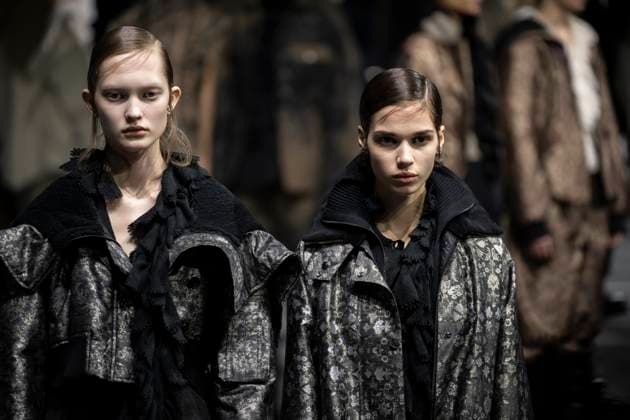 PFW - Dior Runway Models present creations by Dior for the Womenswear Ready-to-wear Fall-Winter 2025 2026 collection as part of the Paris Fashion Week, in Paris on March 4, 2025. Photo by Eliot Blondet ABACAPRESS.COM Paris France  Copyright: xBlondetxEliot ABACAx