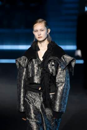 PFW - Dior Runway Models present creations by Dior for the Womenswear Ready-to-wear Fall-Winter 2025 2026 collection as part of the Paris Fashion Week, in Paris on March 4, 2025. Photo by Eliot Blondet ABACAPRESS.COM Paris France  Copyright: xBlondetxEliot ABACAx