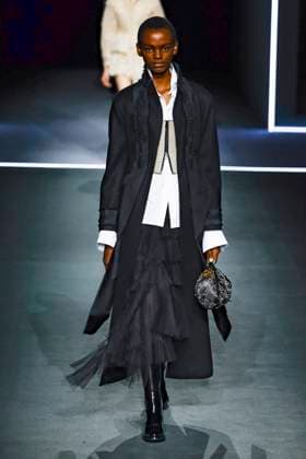 Défilé Christian Dior Mode Féminine Prêt À Porter Automne Hiver 2025 2026 lors de la Fashion Week de Paris PFW Défilé Christian Dior Mode Féminine Prêt À Porter Automne Hiver 2025 2026 lors de la Fashion Week de Paris PFW , à Paris, France, le 4 mars 2025 Runway Christian Dior Womenswear Ready to Wear Fall Winter 2025 2026 show during Paris Fashion Week PFW , in Paris, France, March 4, 2025 Paris France  Copyright: xAgencex xBestimagexAgencex xBestimagex