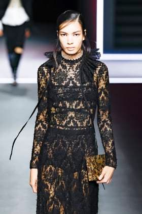 Défilé Christian Dior Mode Féminine Prêt À Porter Automne Hiver 2025 2026 lors de la Fashion Week de Paris PFW Défilé Christian Dior Mode Féminine Prêt À Porter Automne Hiver 2025 2026 lors de la Fashion Week de Paris PFW , à Paris, France, le 4 mars 2025 Runway Christian Dior Womenswear Ready to Wear Fall Winter 2025 2026 show during Paris Fashion Week PFW , in Paris, France, March 4, 2025 Paris France  Copyright: xAgencex xBestimagexAgencex xBestimagex