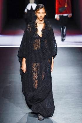 Défilé Christian Dior Mode Féminine Prêt À Porter Automne Hiver 2025 2026 lors de la Fashion Week de Paris PFW Défilé Christian Dior Mode Féminine Prêt À Porter Automne Hiver 2025 2026 lors de la Fashion Week de Paris PFW , à Paris, France, le 4 mars 2025 Runway Christian Dior Womenswear Ready to Wear Fall Winter 2025 2026 show during Paris Fashion Week PFW , in Paris, France, March 4, 2025 Paris France  Copyright: xAgencex xBestimagexAgencex xBestimagex