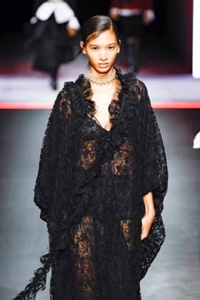 Défilé Christian Dior Mode Féminine Prêt À Porter Automne Hiver 2025 2026 lors de la Fashion Week de Paris PFW Défilé Christian Dior Mode Féminine Prêt À Porter Automne Hiver 2025 2026 lors de la Fashion Week de Paris PFW , à Paris, France, le 4 mars 2025 Runway Christian Dior Womenswear Ready to Wear Fall Winter 2025 2026 show during Paris Fashion Week PFW , in Paris, France, March 4, 2025 Paris France  Copyright: xAgencex xBestimagexAgencex xBestimagex