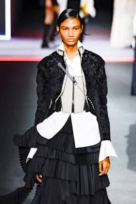 Défilé Christian Dior Mode Féminine Prêt À Porter Automne Hiver 2025 2026 lors de la Fashion Week de Paris PFW Défilé Christian Dior Mode Féminine Prêt À Porter Automne Hiver 2025 2026 lors de la Fashion Week de Paris PFW , à Paris, France, le 4 mars 2025 Runway Christian Dior Womenswear Ready to Wear Fall Winter 2025 2026 show during Paris Fashion Week PFW , in Paris, France, March 4, 2025 Paris France  Copyright: xAgencex xBestimagexAgencex xBestimagex