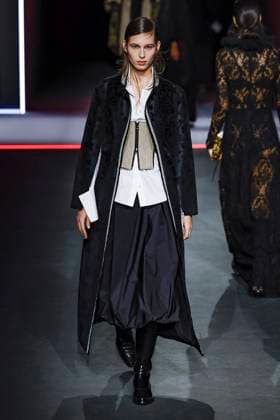 Défilé Christian Dior Mode Féminine Prêt À Porter Automne Hiver 2025 2026 lors de la Fashion Week de Paris PFW Défilé Christian Dior Mode Féminine Prêt À Porter Automne Hiver 2025 2026 lors de la Fashion Week de Paris PFW , à Paris, France, le 4 mars 2025 Runway Christian Dior Womenswear Ready to Wear Fall Winter 2025 2026 show during Paris Fashion Week PFW , in Paris, France, March 4, 2025 Paris France  Copyright: xAgencex xBestimagexAgencex xBestimagex