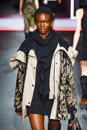 Défilé Christian Dior Mode Féminine Prêt À Porter Automne Hiver 2025 2026 lors de la Fashion Week de Paris PFW Défilé Christian Dior Mode Féminine Prêt À Porter Automne Hiver 2025 2026 lors de la Fashion Week de Paris PFW , à Paris, France, le 4 mars 2025 Runway Christian Dior Womenswear Ready to Wear Fall Winter 2025 2026 show during Paris Fashion Week PFW , in Paris, France, March 4, 2025 Paris France  Copyright: xAgencex xBestimagexAgencex xBestimagex