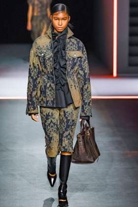 Défilé Christian Dior Mode Féminine Prêt À Porter Automne Hiver 2025 2026 lors de la Fashion Week de Paris PFW Défilé Christian Dior Mode Féminine Prêt À Porter Automne Hiver 2025 2026 lors de la Fashion Week de Paris PFW , à Paris, France, le 4 mars 2025 Runway Christian Dior Womenswear Ready to Wear Fall Winter 2025 2026 show during Paris Fashion Week PFW , in Paris, France, March 4, 2025 Paris France  Copyright: xAgencex xBestimagexAgencex xBestimagex