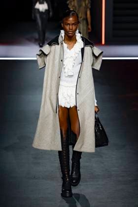 Défilé Christian Dior Mode Féminine Prêt À Porter Automne Hiver 2025 2026 lors de la Fashion Week de Paris PFW Défilé Christian Dior Mode Féminine Prêt À Porter Automne Hiver 2025 2026 lors de la Fashion Week de Paris PFW , à Paris, France, le 4 mars 2025 Runway Christian Dior Womenswear Ready to Wear Fall Winter 2025 2026 show during Paris Fashion Week PFW , in Paris, France, March 4, 2025 Paris France  Copyright: xAgencex xBestimagexAgencex xBestimagex
