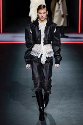 Défilé Christian Dior Mode Féminine Prêt À Porter Automne Hiver 2025 2026 lors de la Fashion Week de Paris PFW Défilé Christian Dior Mode Féminine Prêt À Porter Automne Hiver 2025 2026 lors de la Fashion Week de Paris PFW , à Paris, France, le 4 mars 2025 Runway Christian Dior Womenswear Ready to Wear Fall Winter 2025 2026 show during Paris Fashion Week PFW , in Paris, France, March 4, 2025 Paris France  Copyright: xAgencex xBestimagexAgencex xBestimagex