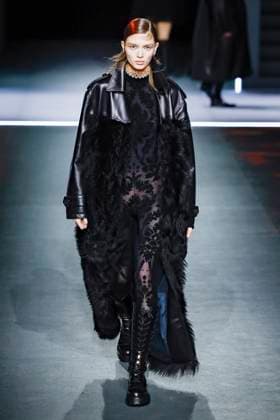 Défilé Christian Dior Mode Féminine Prêt À Porter Automne Hiver 2025 2026 lors de la Fashion Week de Paris PFW Défilé Christian Dior Mode Féminine Prêt À Porter Automne Hiver 2025 2026 lors de la Fashion Week de Paris PFW , à Paris, France, le 4 mars 2025 Runway Christian Dior Womenswear Ready to Wear Fall Winter 2025 2026 show during Paris Fashion Week PFW , in Paris, France, March 4, 2025 Paris France  Copyright: xAgencex xBestimagexAgencex xBestimagex