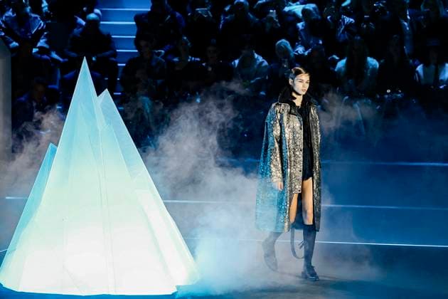 Défilé Christian Dior Mode Féminine Prêt À Porter Automne Hiver 2025 2026 lors de la Fashion Week de Paris PFW Défilé Christian Dior Mode Féminine Prêt À Porter Automne Hiver 2025 2026 lors de la Fashion Week de Paris PFW , à Paris, France, le 4 mars 2025 Runway Christian Dior Womenswear Ready to Wear Fall Winter 2025 2026 show during Paris Fashion Week PFW , in Paris, France, March 4, 2025 Paris France  Copyright: xAgencex xBestimagexAgencex xBestimagex
