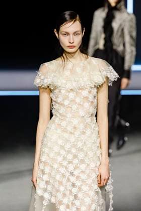 Défilé Christian Dior Mode Féminine Prêt À Porter Automne Hiver 2025 2026 lors de la Fashion Week de Paris PFW Défilé Christian Dior Mode Féminine Prêt À Porter Automne Hiver 2025 2026 lors de la Fashion Week de Paris PFW , à Paris, France, le 4 mars 2025 Runway Christian Dior Womenswear Ready to Wear Fall Winter 2025 2026 show during Paris Fashion Week PFW , in Paris, France, March 4, 2025 Paris France  Copyright: xAgencex xBestimagexAgencex xBestimagex