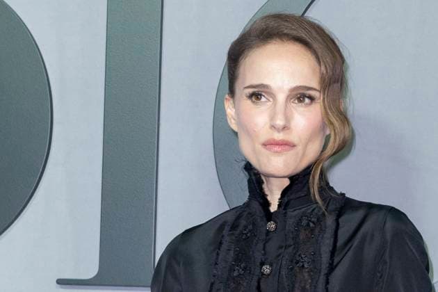 Photocall dau défilé Christian Dior Mode Féminine Prêt À Porter Automne Hiver 2025 2026 lors de la Fashion Week de Paris PFW Natalie Portman au photocall du défilé Christian Dior Mode Féminine Prêt À Porter Automne Hiver 2025 2026 lors de la Fashion Week de Paris PFW , à Paris, France, le 4 mars 2025 Olivier Borde Bestimage Photocall at the Christian Dior Womenswear Ready to Wear Fall Winter 2025 2026 show during Paris Fashion Week PFW , in Paris, France, March 4, 2025 Paris France  Copyright: xOLIVIERxBORDEx xBESTIMAGExOLIVIERxBORDEx xBESTIMAGEx