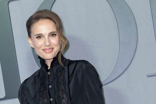 Photocall dau défilé Christian Dior Mode Féminine Prêt À Porter Automne Hiver 2025 2026 lors de la Fashion Week de Paris PFW Natalie Portman au photocall du défilé Christian Dior Mode Féminine Prêt À Porter Automne Hiver 2025 2026 lors de la Fashion Week de Paris PFW , à Paris, France, le 4 mars 2025 Olivier Borde Bestimage Photocall at the Christian Dior Womenswear Ready to Wear Fall Winter 2025 2026 show during Paris Fashion Week PFW , in Paris, France, March 4, 2025 Paris France  Copyright: xOLIVIERxBORDEx xBESTIMAGExOLIVIERxBORDEx xBESTIMAGEx
