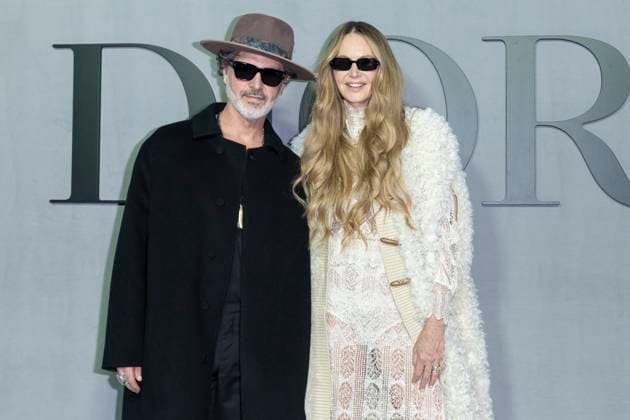 Photocall at the Christian Dior Womenswear Ready to Wear Fall Winter 2025 2026 show during Paris Fashion Week PFW Elle Macpherson and Doyle Bramhall, at the photocall at the Christian Dior Womenswear Ready to Wear Fall Winter 2025 2026 show during Paris Fashion Week PFW , in Paris, France, March 4, 2025 Olivier Borde Bestimage Photocall at the Christian Dior Womenswear Ready to Wear Fall Winter 2025 2026 show during Paris Fashion Week PFW , in Paris, France, March 4, 2025 Paris France  Copyright: xOLIVIERxBORDEx xBESTIMAGExOLIVIERxBORDEx xBESTIMAGEx