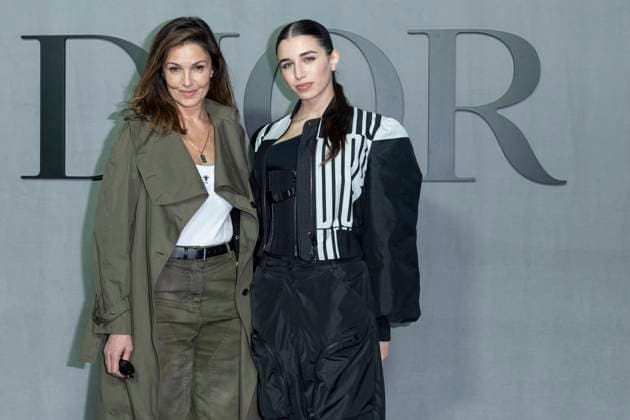 Photocall at the Christian Dior Womenswear Ready to Wear Fall Winter 2025 2026 show during Paris Fashion Week PFW Nadia Fares and her daughter Shana Leelee Chasman at the photocall at the Christian Dior Womenswear Ready to Wear Fall Winter 2025 2026 show during Paris Fashion Week PFW , in Paris, France, March 4, 2025 Olivier Borde Bestimage Photocall at the Christian Dior Womenswear Ready to Wear Fall Winter 2025 2026 show during Paris Fashion Week PFW , in Paris, France, March 4, 2025 Paris France  Copyright: xOLIVIERxBORDEx xBESTIMAGExOLIVIERxBORDEx xBESTIMAGEx