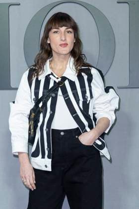 Photocall dau défilé Christian Dior Mode Féminine Prêt À Porter Automne Hiver 2025 2026 lors de la Fashion Week de Paris PFW Juliette Armanet au photocall du défilé Christian Dior Mode Féminine Prêt À Porter Automne Hiver 2025 2026 lors de la Fashion Week de Paris PFW , à Paris, France, le 4 mars 2025 Olivier Borde Bestimage Photocall at the Christian Dior Womenswear Ready to Wear Fall Winter 2025 2026 show during Paris Fashion Week PFW , in Paris, France, March 4, 2025 Paris France  Copyright: xOLIVIERxBORDEx xBESTIMAGExOLIVIERxBORDEx xBESTIMAGEx