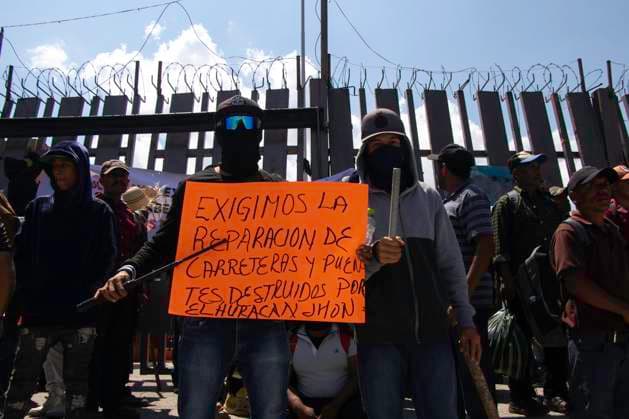 March 4, 2025, Chilpancingo, Guerrero, Mexico: Mayors, commissioners and thousands of residents of the central and mountainous regions of the state of Guerrero, demanding various works for the improvement of their communities, upon arriving at the government palace asked to speak with the state governor, teacher Evelyn Salgado, when she refused they detained the commission of officials, later they broke into the government palace. Chilpancingo Mexico - ZUMAj170 20250304_zip_j170_008 Copyright: xDavidxJuarezx