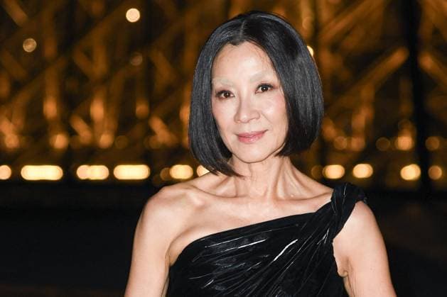 PFW Le Grand Diner du Louvre Arrivals Photocall Michelle Yeoh attending the Le Grand Diner du Louvre Arrivals Photocall at the Musee du Louvre as part of Paris Fashion Week on March 04, 2025 in Paris, France. Photo by Aurore Marechal ABACAPRESS.COM Paris France  Copyright: xMarechalxAurore ABACAx
