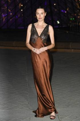 PFW Le Grand Diner du Louvre Arrivals Photocall Camille Rowe attending the Le Grand Diner du Louvre Arrivals Photocall at the Musee du Louvre as part of Paris Fashion Week on March 04, 2025 in Paris, France. Photo by Aurore Marechal ABACAPRESS.COM Paris France  Copyright: xMarechalxAurore ABACAx